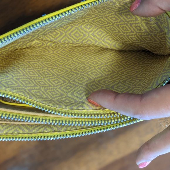 Double Clutch - Electric Yellow - Picture 2 of 4